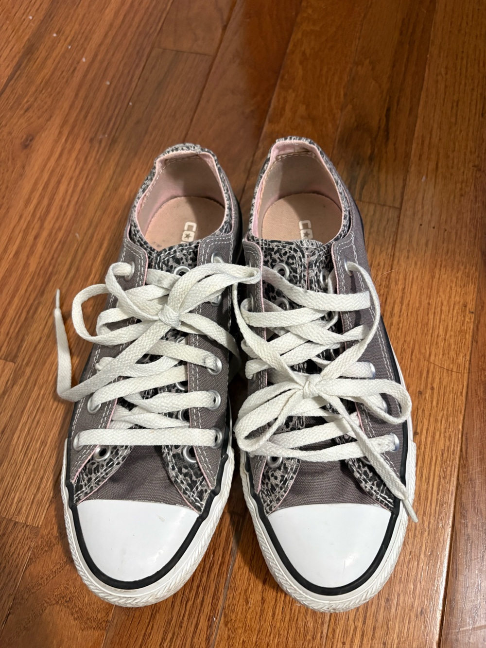 Barely worn Converse Women's Low-Top Sneakers in Gray with Pink Accents